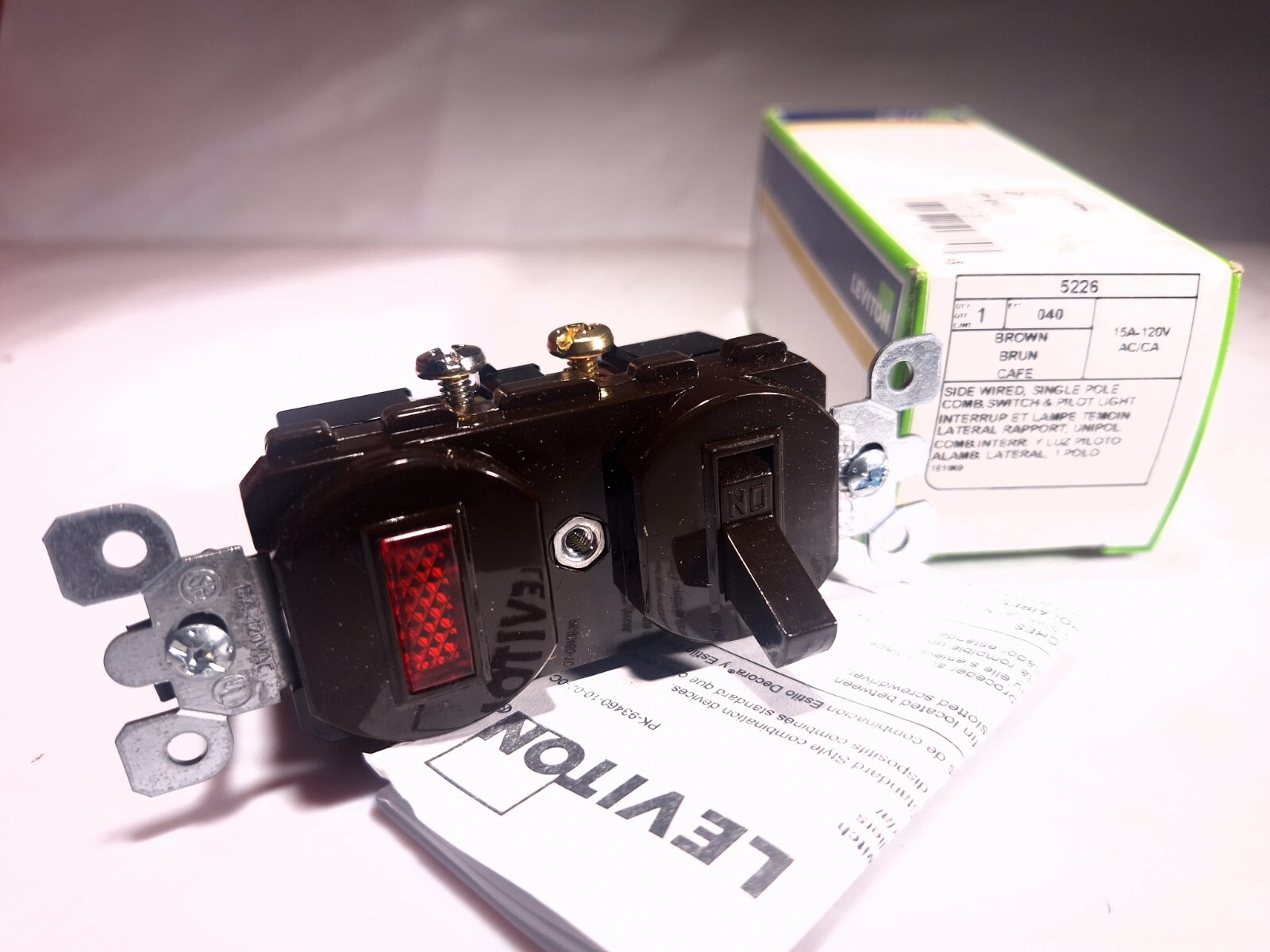 LEVITON 5226 TOGGLE SWITCH AND PILOT LIGHT BROWN 15A 120/277V 5226