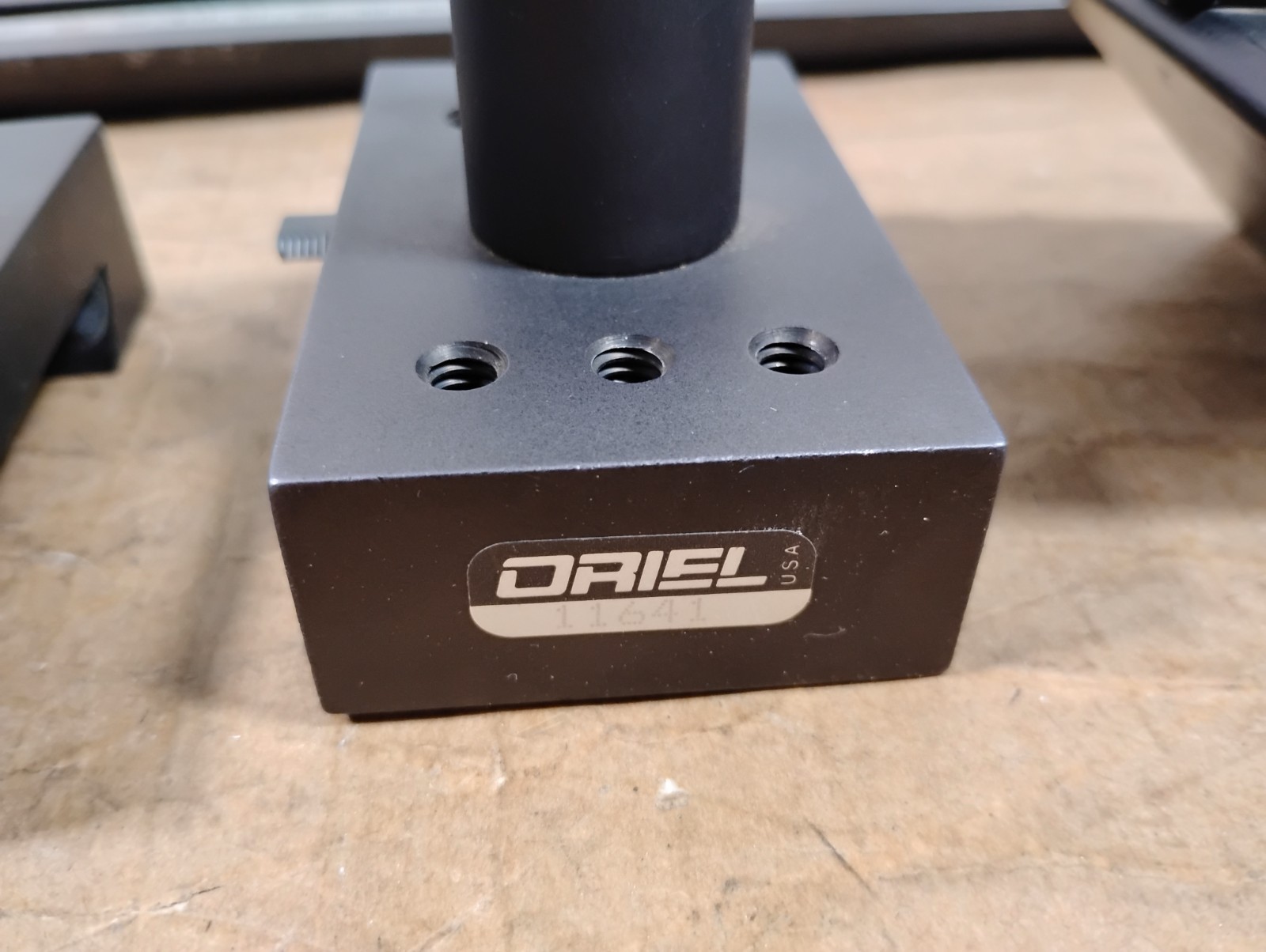 Oriel Optical Rails with Carriers – 11502 11522 11641 11670 13860