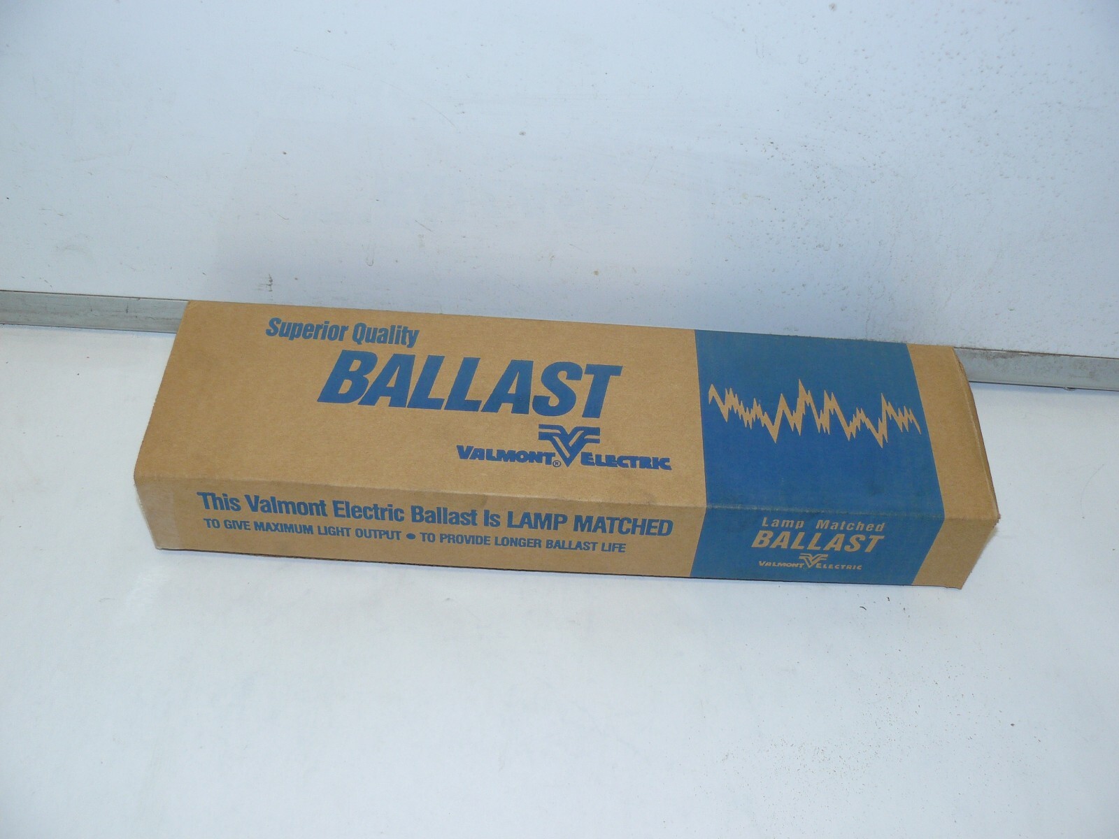 Valmont Magnetek 8G1586W 825-BR-TC-P Ballast 2-Lamp 120V (2) F64T6 or (2) F72T8