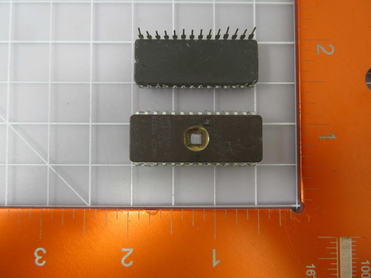 Lot of 8 UNKNOWN HY27C64D-20 X102410