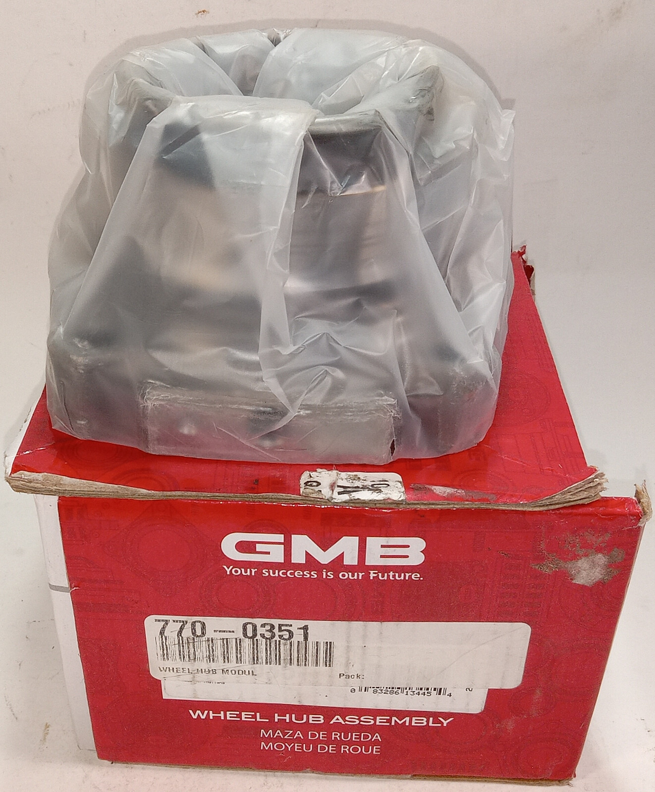 1 NEW GMB 770-0351 TACOMA RIGHT REAR WHEEL HUB ASSEMBLY NIB ***MAKE OFFER***