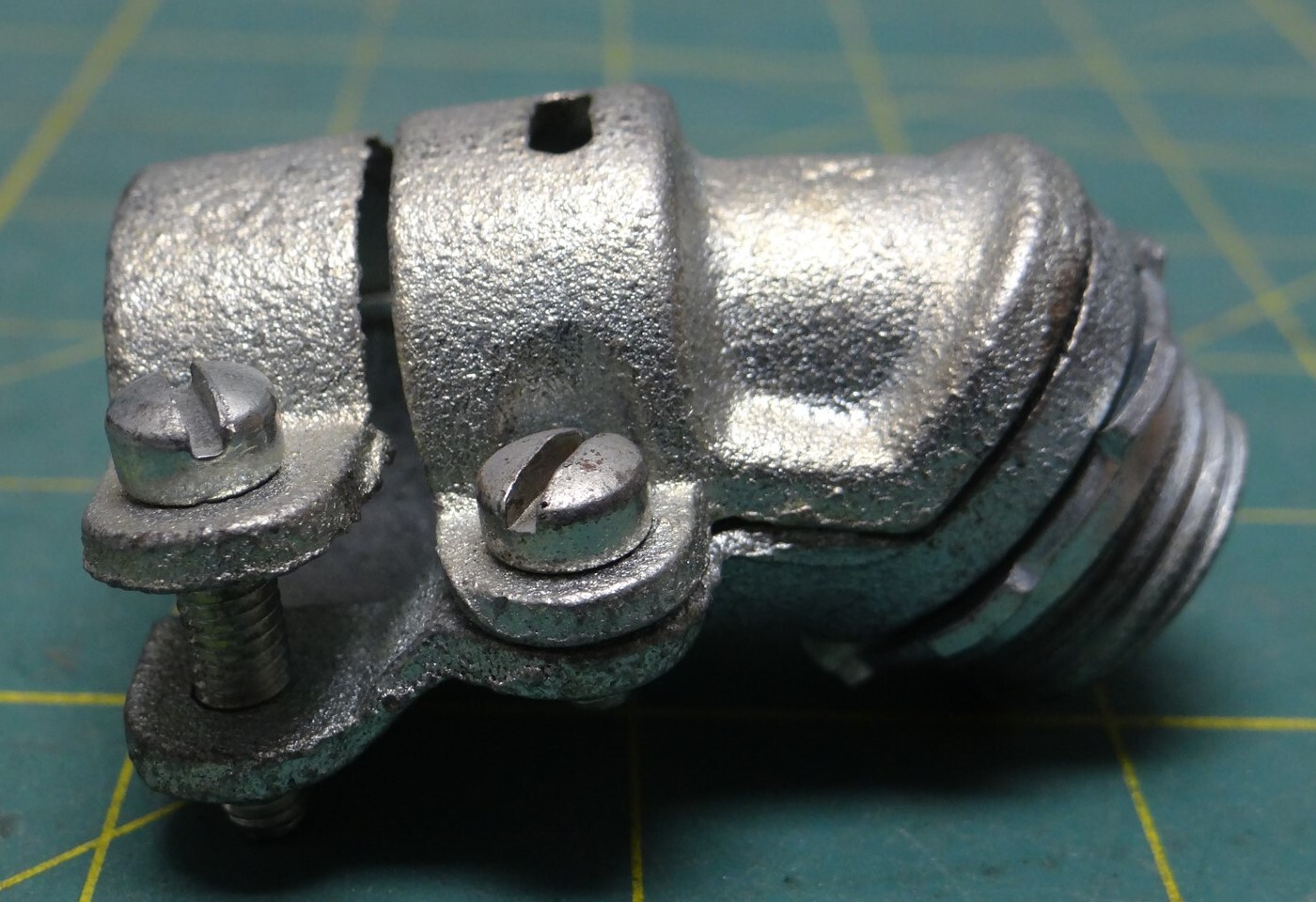 Thomas and Betts Electrical Box Connector P/N AA50552-00I-1-C-F-SZ0.500