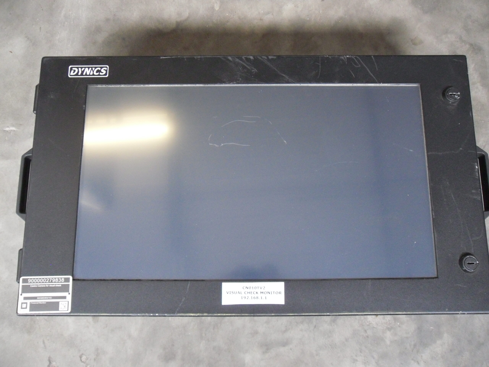 DYNICS MCMXD-SHOWME24-AC-A-VTG INDUSTRIAL SCREEN 24″ EWV24PTAIYD7E76BEBX2B