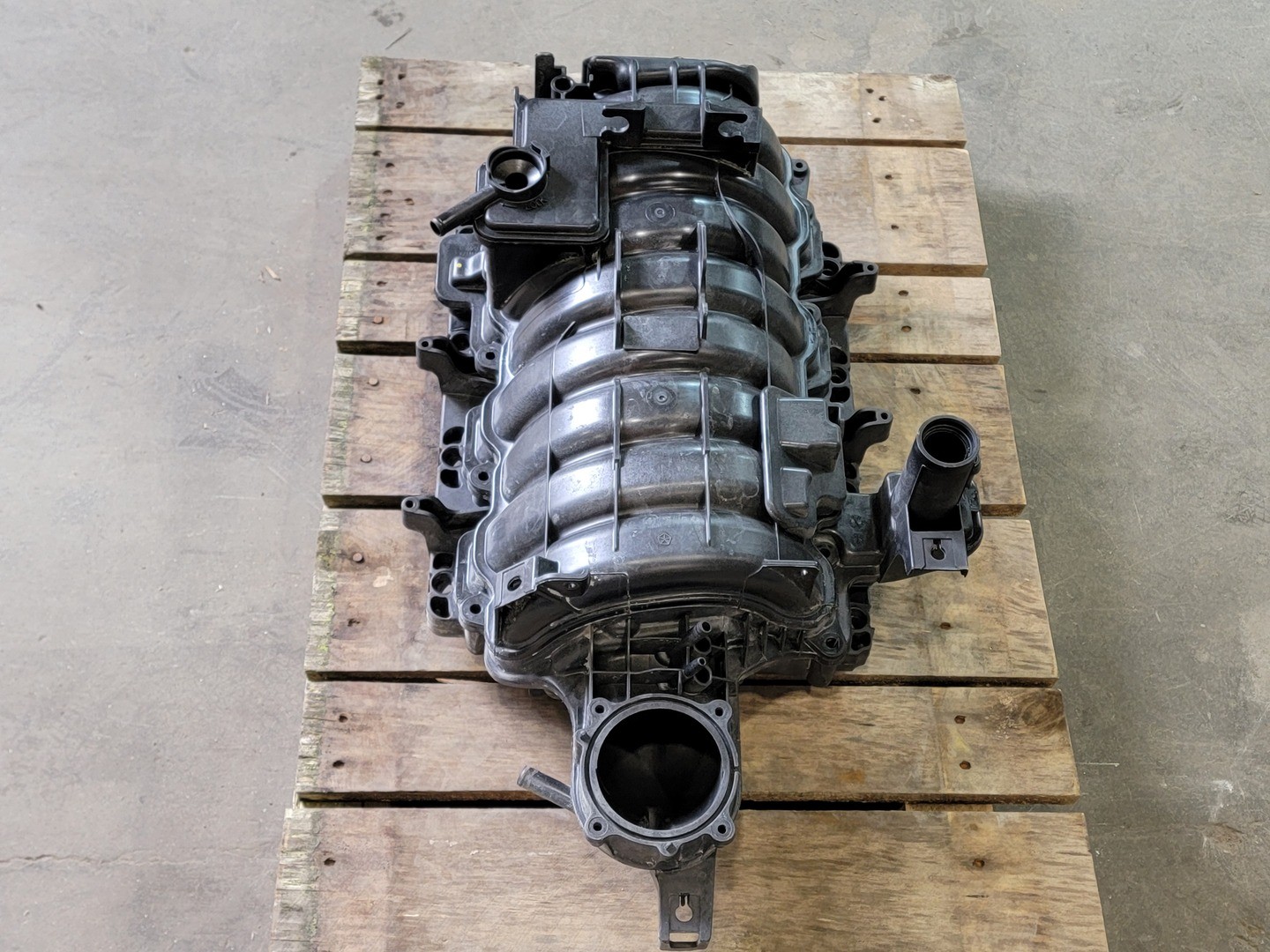 SURPLUS NEW MOPAR 68194114AC Engine Intake Manifold Kit – Transportation