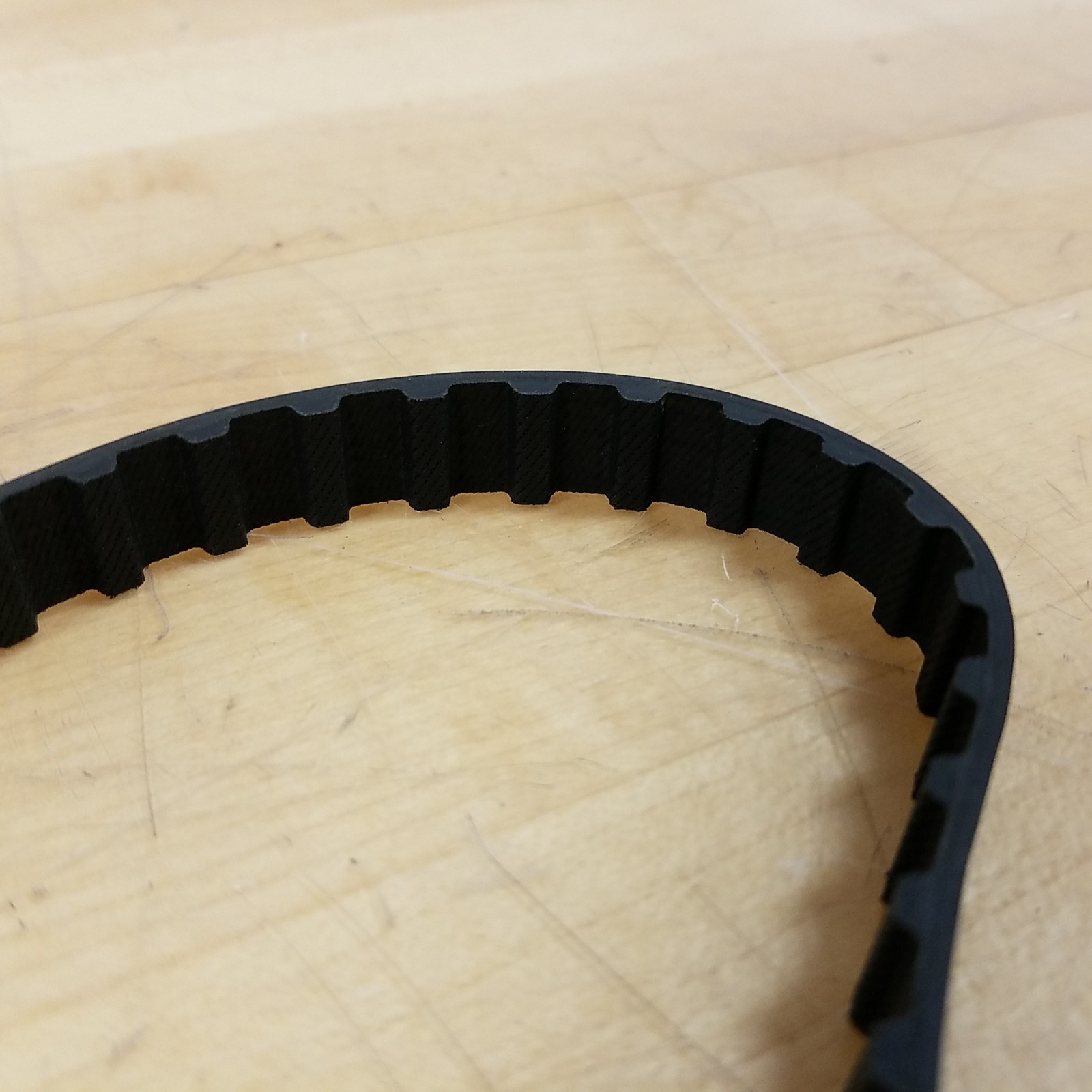 Contitech 195L Positive Drive Synchronous Belt 12mm Wide 508mm Nominal Diameter