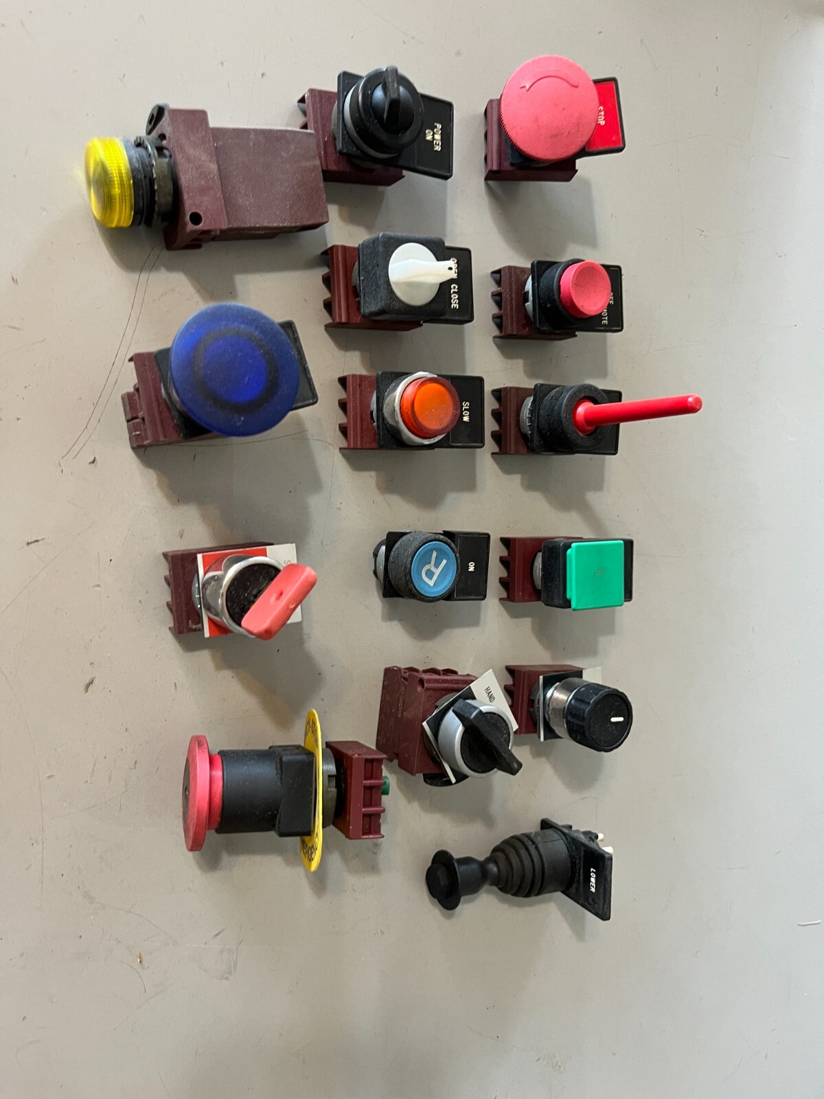 Assorted Switches/Knobs, Electrical, 15 in Lot
