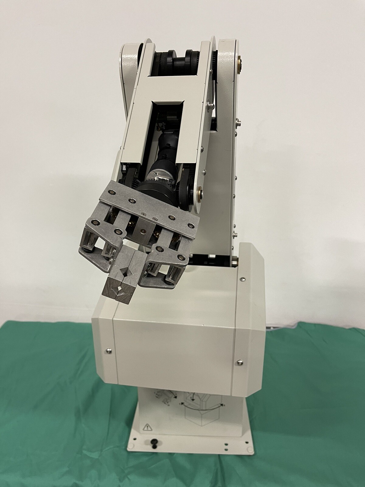 Lab-Volt Automation 5250-A0 Servo Robot Training System