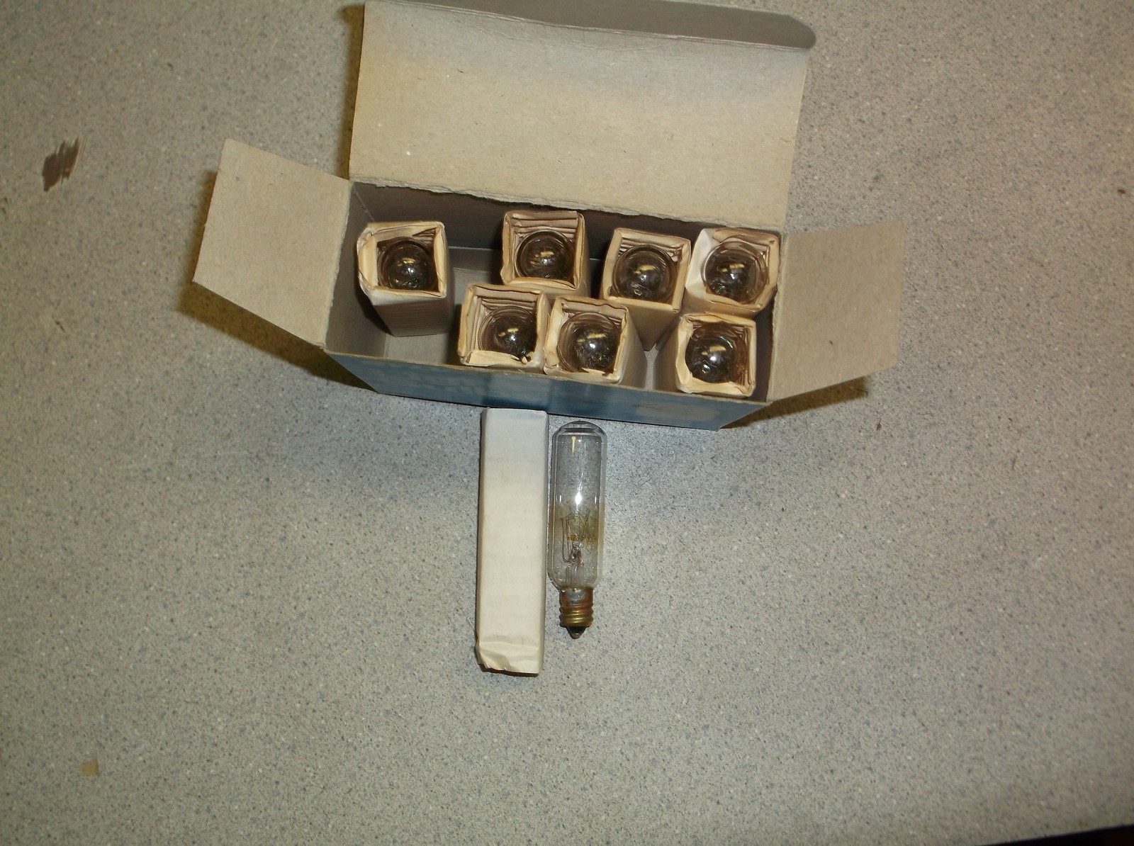 NEW GTE Sylvania T6 Tubular 15W Light Bulbs, Box of 8 NOS *FREE SHIPPING*