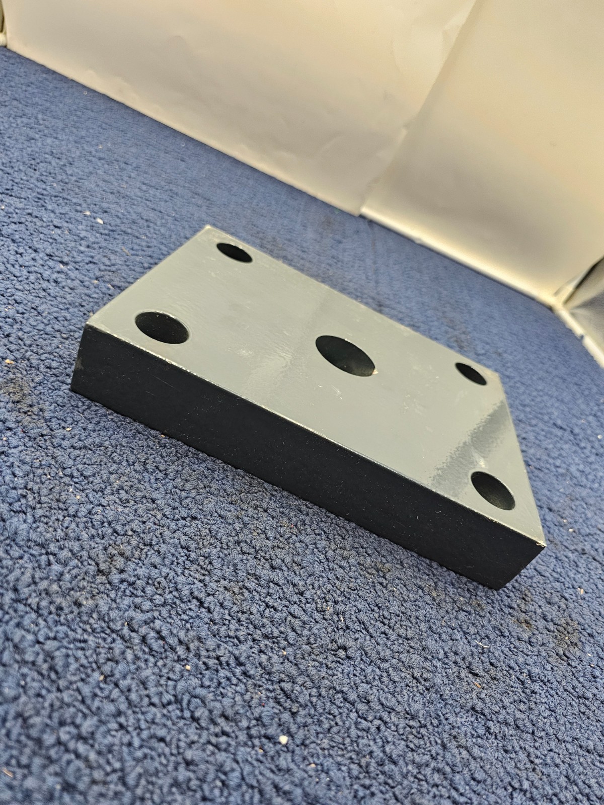 Axle to Spring Mounting Plate 26566 Connection Spring 9-1/2″ x 7″ – 310107460501