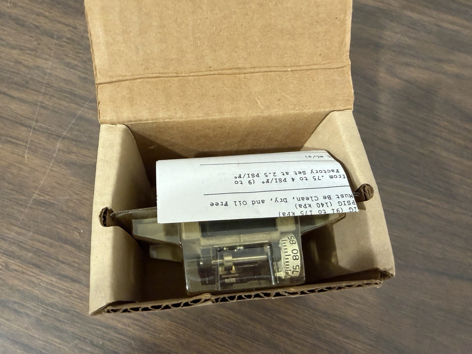 Johnson Controls T-4002-202 Thermostat New