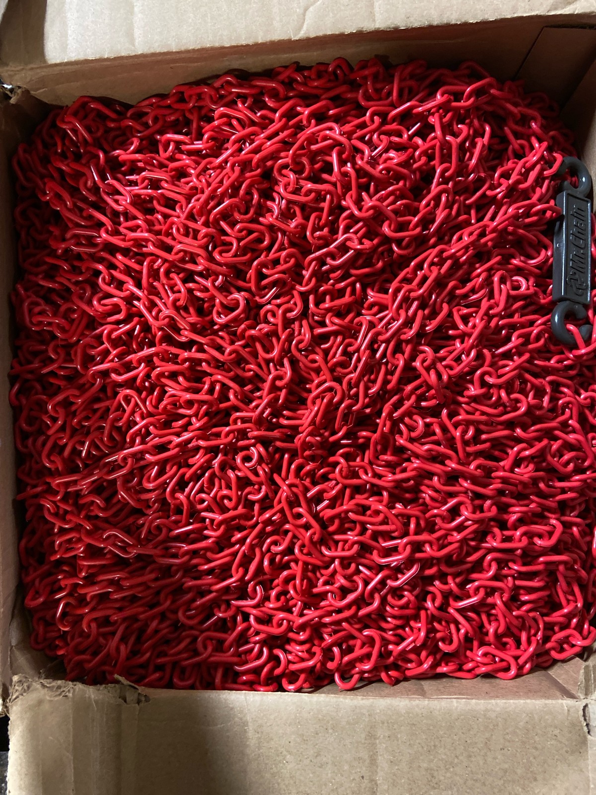 Mr. Chain Red Plastic Chain .75″(#3, 19 mm)x500 f