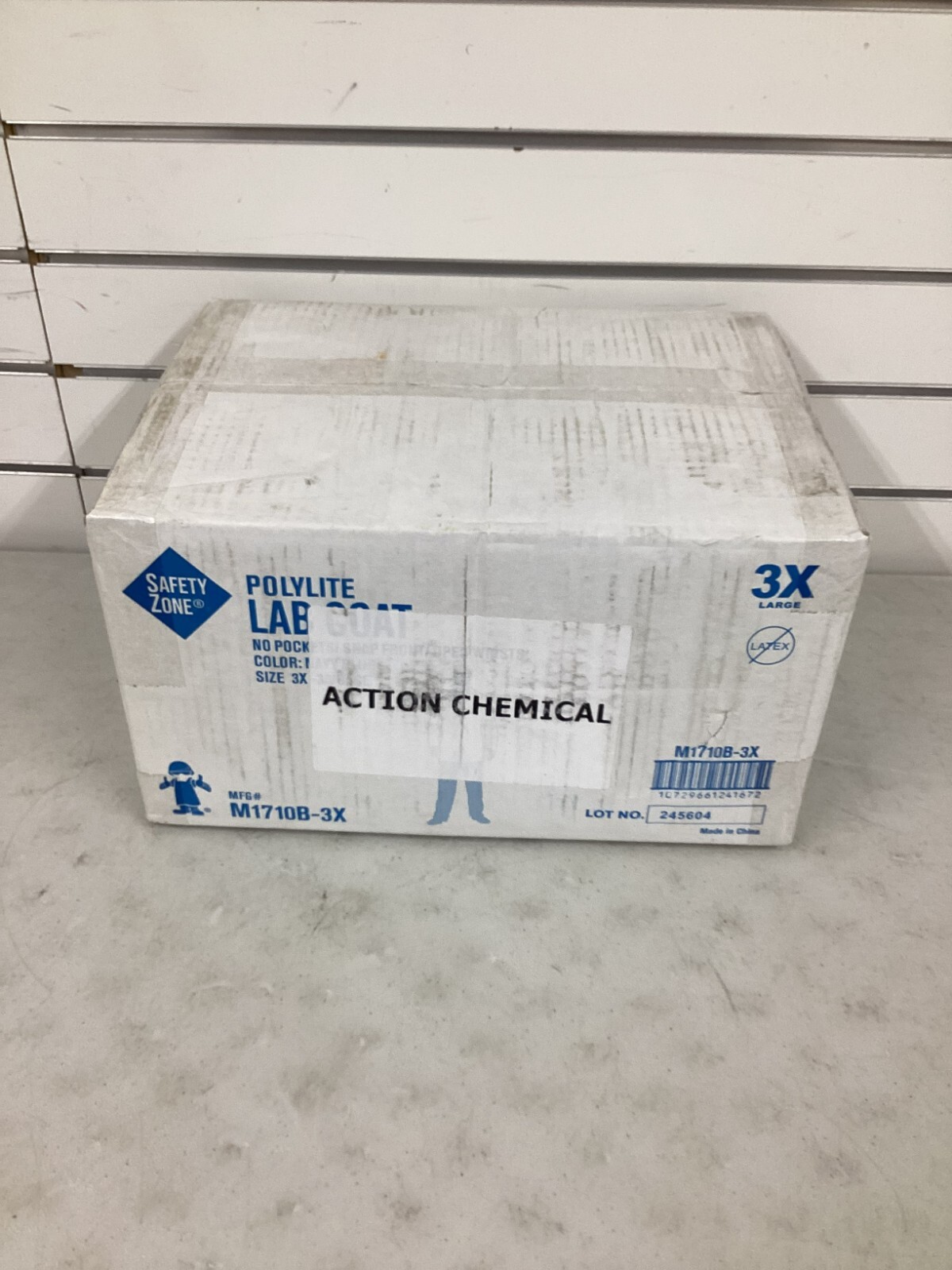 ACTION CHEMICAL Disposable Lab Coat: Polypropylene, Snaps Closure 3XL 30pk