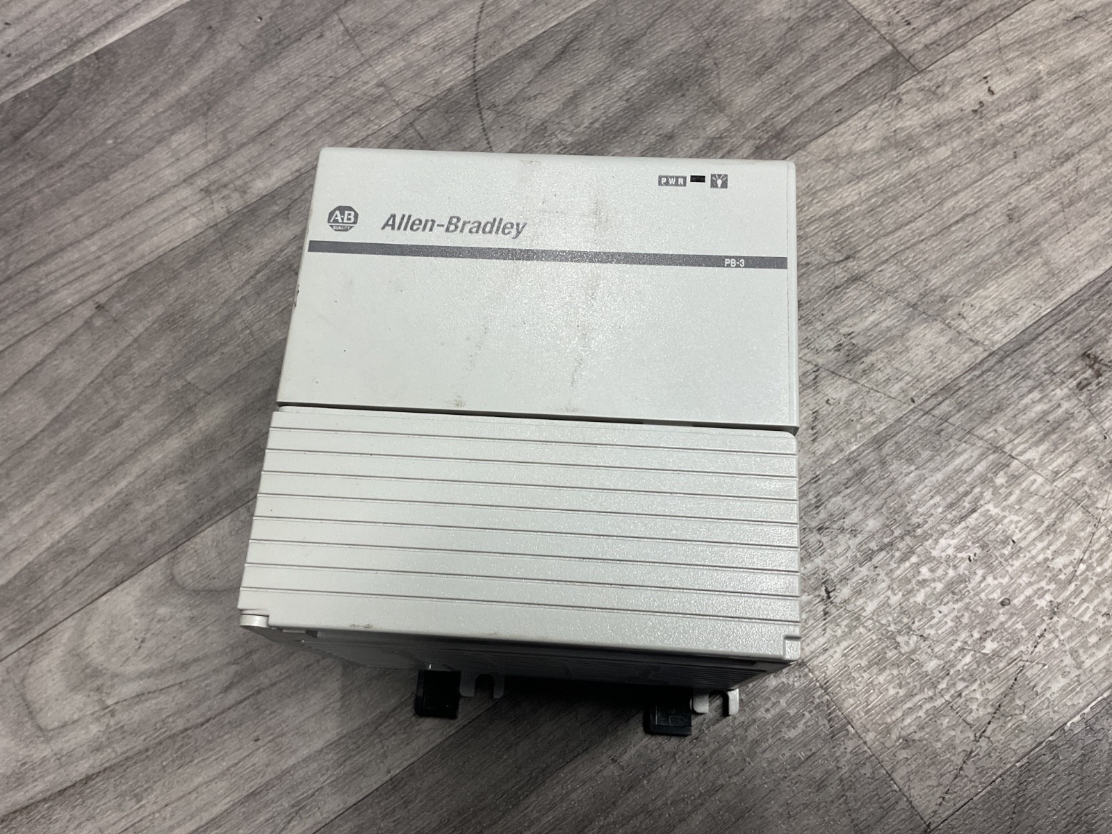 ALLEN BRADLEY 1768-PB3 /A POWER SUPPLY 24VDC 120W 7.15A #300M111