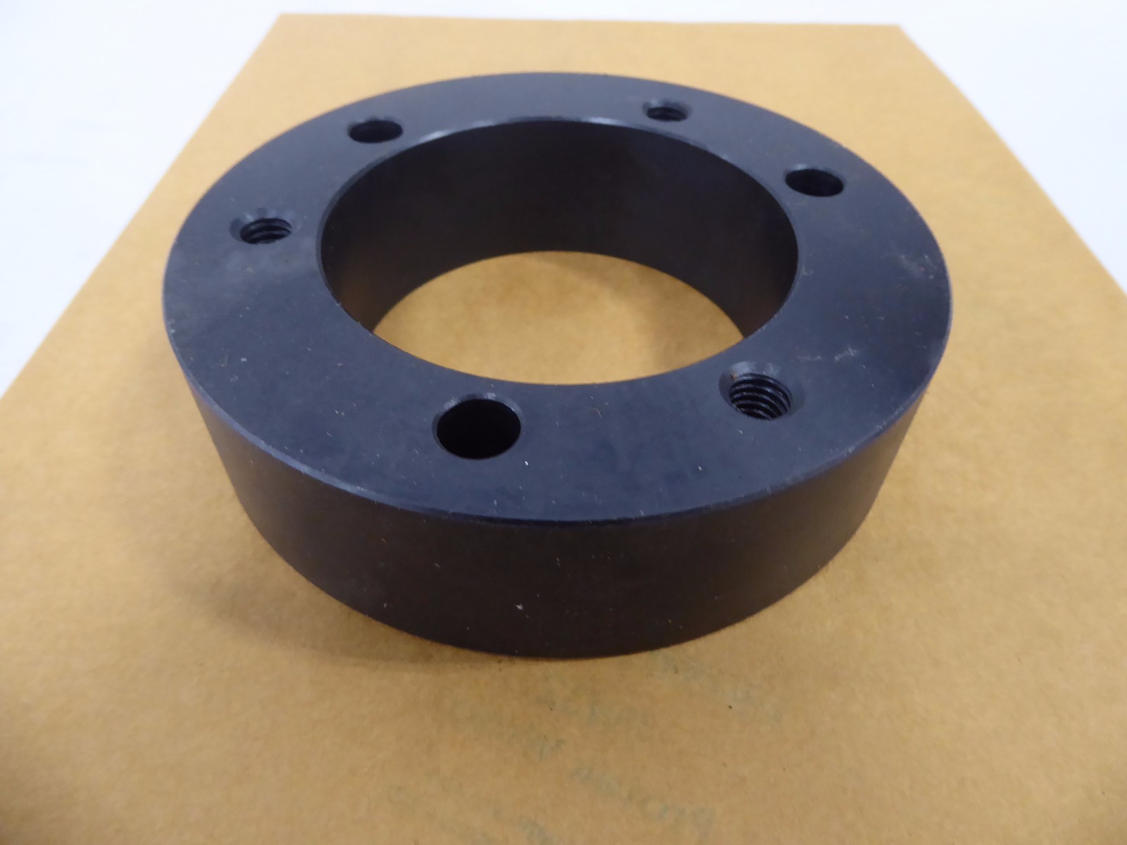 Amec SF-A Hub Round 5″ X 4 1/8″ X 1 1/4″
