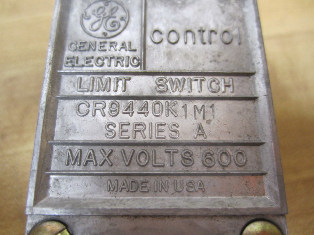 General Electric CR9440K1M1 Limit Switch CR9440K1M1 Series A