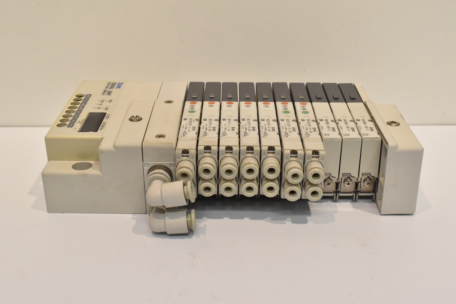 SMC manifold w/ EX140-SMJ1 and SQ1231DY-5-C4, SQ1131Y-5-C4.SSQ1000-10A-3 valves