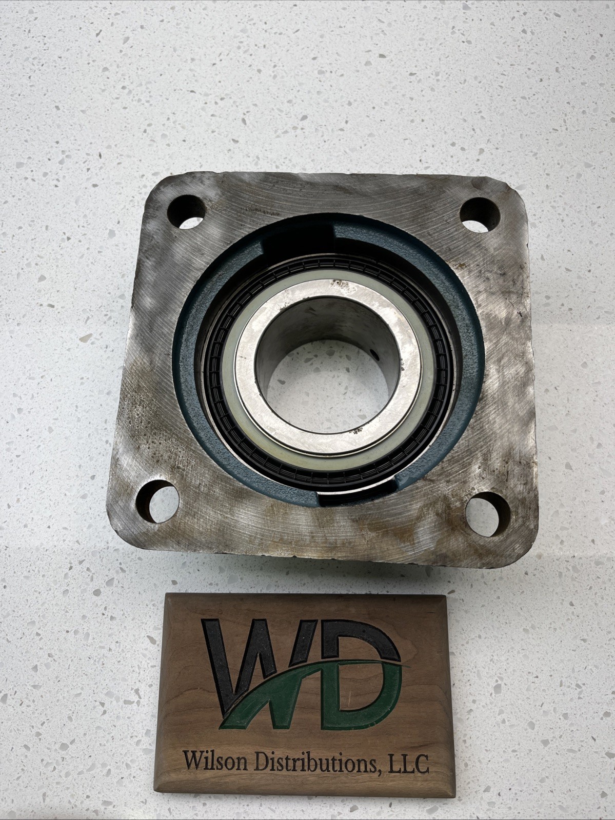 1 NEW DODGE 126196/ 124083 4 BOLT FLANGE W/ SCM 2-15/16″ BORE F4B-SCM-215 No Box