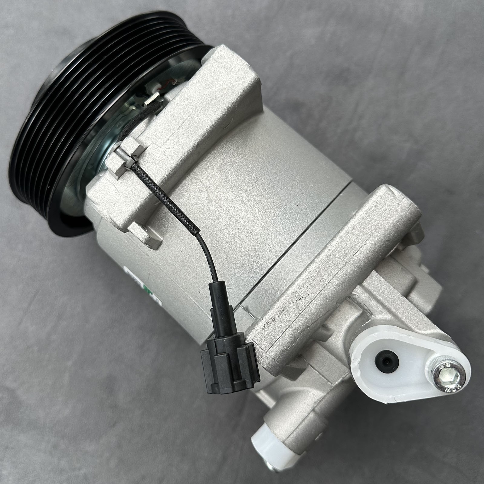 Brand New A/C Compressor 92600-4KV0A AD-1185N for Nissan Frontier