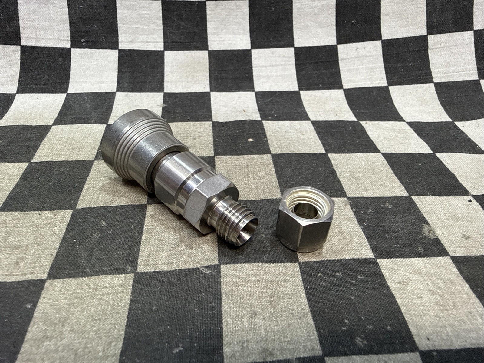 SWAGELOK SS-QC4-B-400, SSQC4B400, Quick Connect Body 1/4″, SHIPSAMEDAY#M72