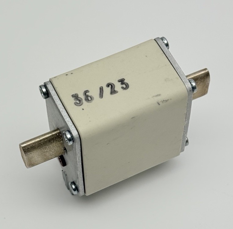 MERSEN NH00GG50V160 FUSE, 500V, 160A