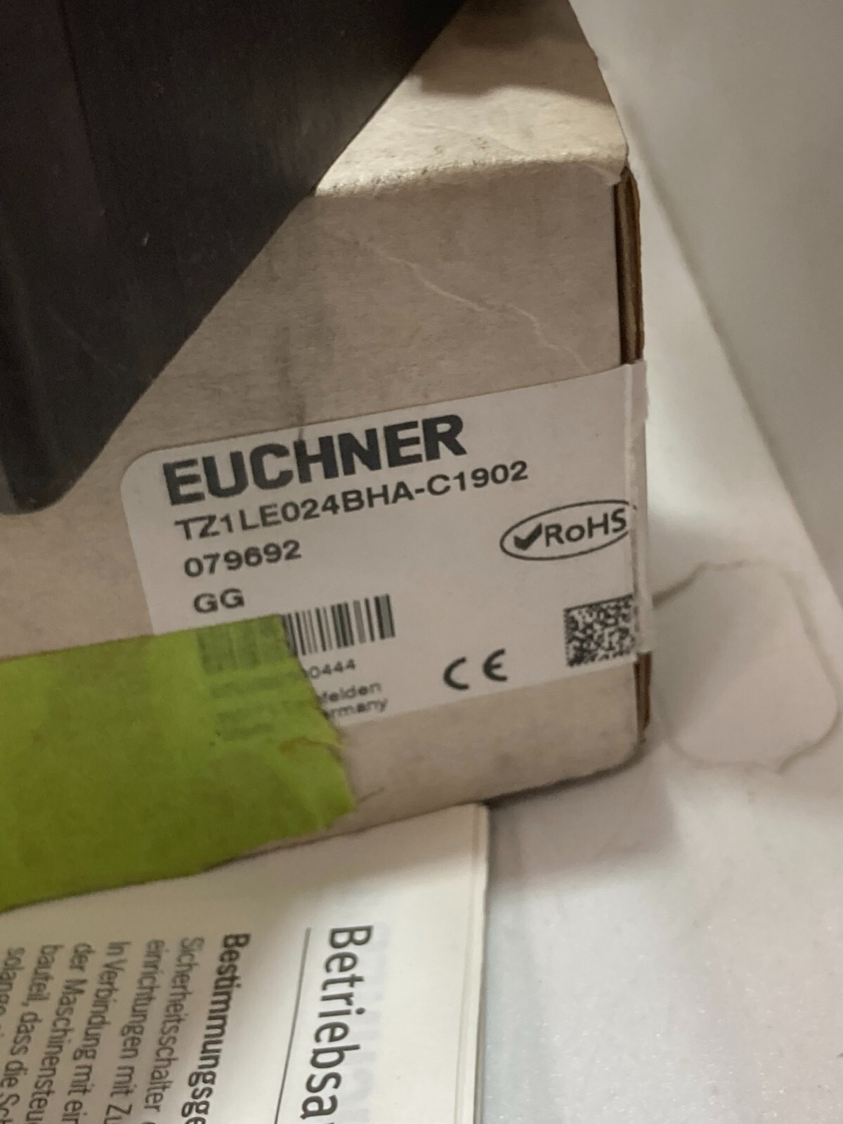 EUCHNER TZ1LE024BHA-C1902 SAFETY SWITCH 250V 4A 12 PINS FEMALE NIB