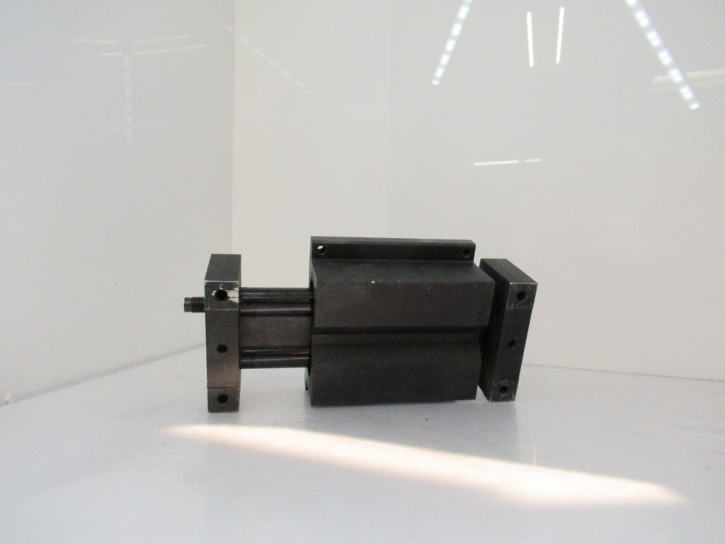Thomson Industries 2CA120MBL8″ Linear Motion System