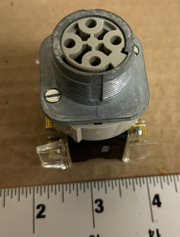 Allen Bradley Rotary Switch 2 Position 800T-H17B Maintained 2 No 2 NC