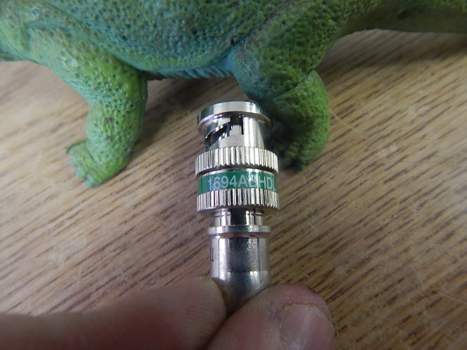 NEW Belden 1694ABHDL 0311 Screw Cap Connector *FREE SHIPPING*