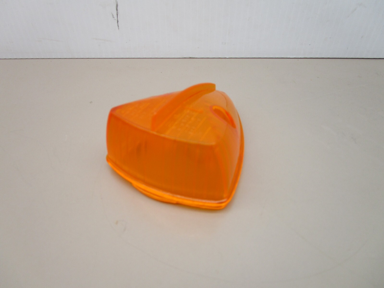 Weldon No. 5050 Amber Clearance Marker Light Lamp Lens Dome