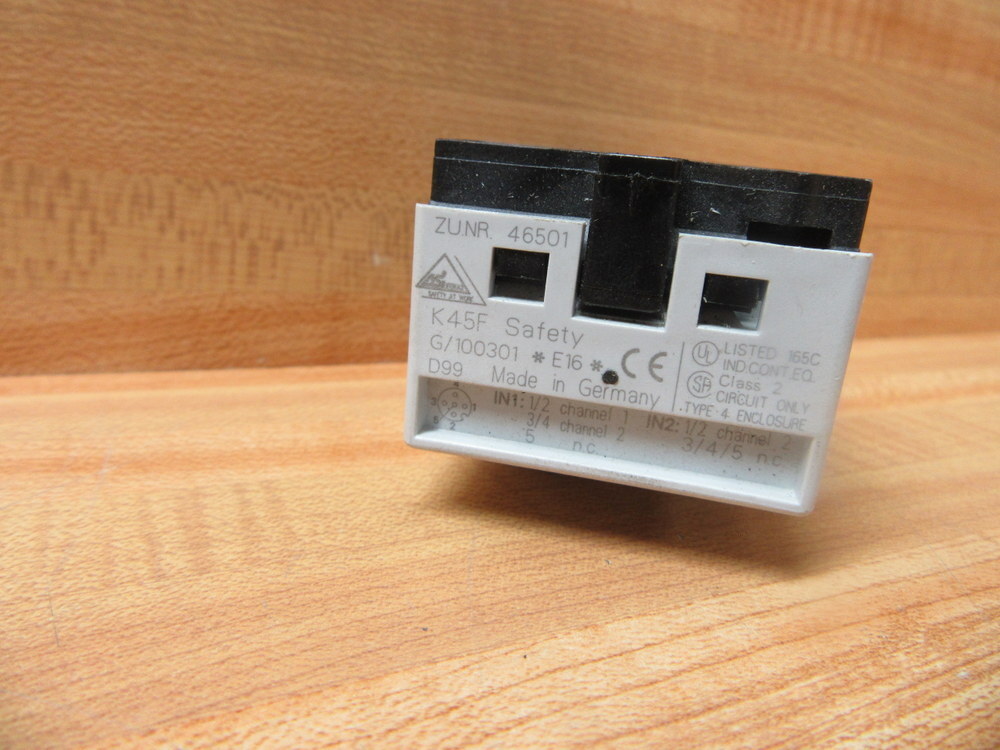 Siemens 3RK1205-0BQ00-0AA3 Safety Control Module