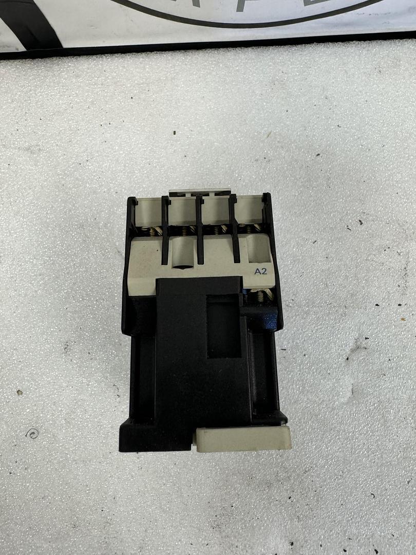 Telemecanique LC2D0901 Reversing Contactor , 120V coil GHA-138-C3