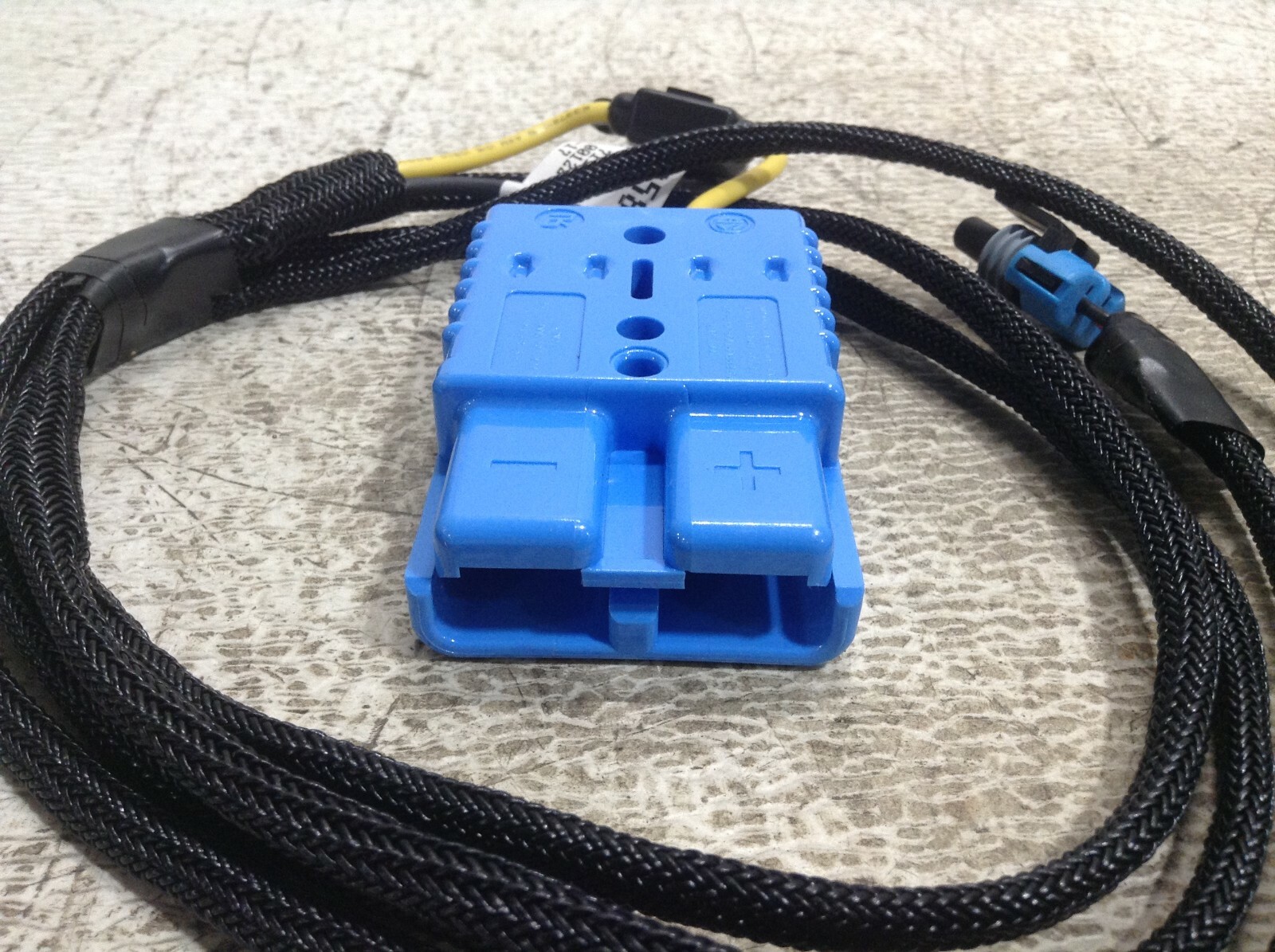 Textron 4395866 Charger Cable Rev. A (TSC)