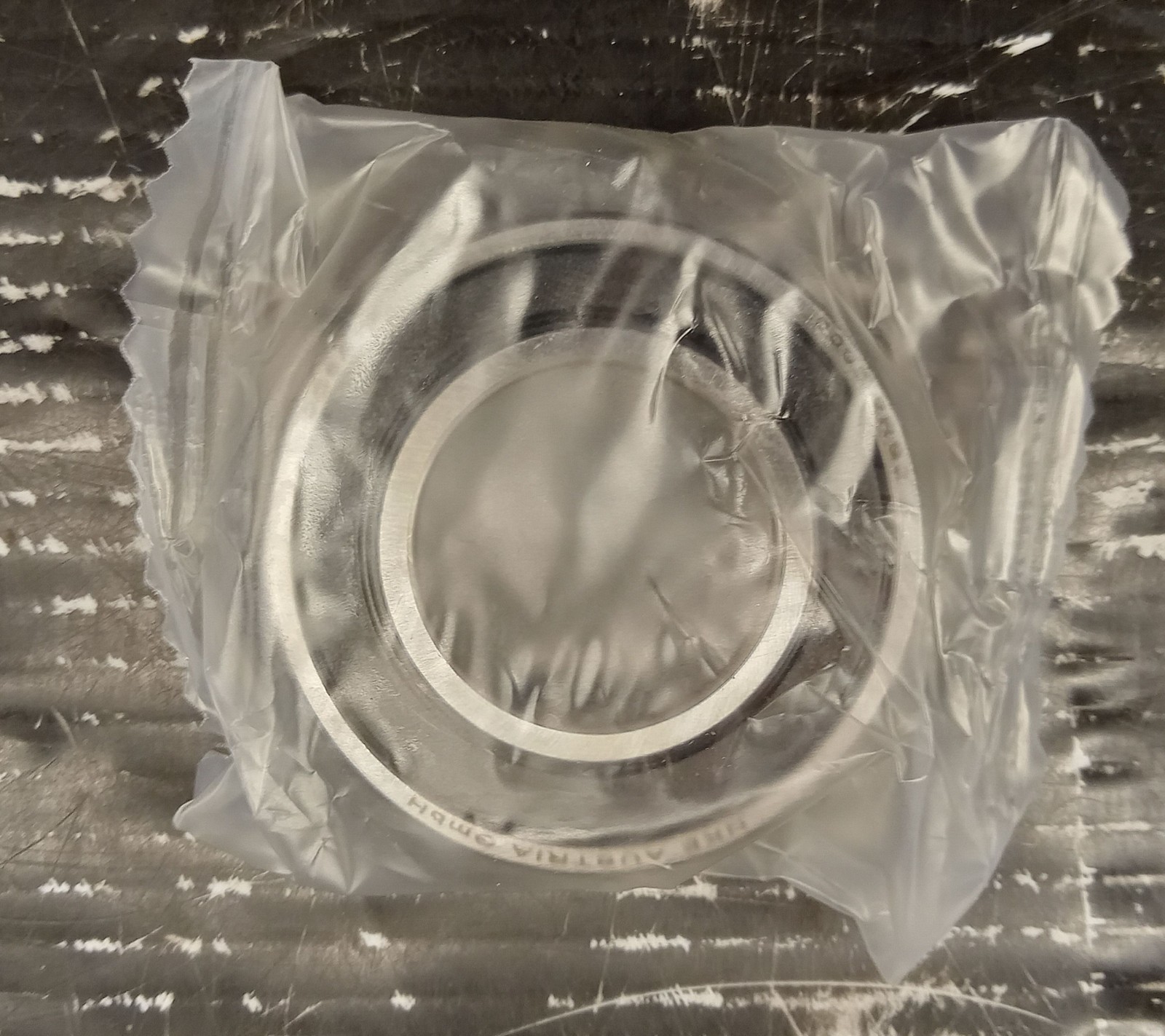 1 NEW NKE 6005-2RS2 SINGLE ROW BALL BEARING NIB ***MAKE OFFER***