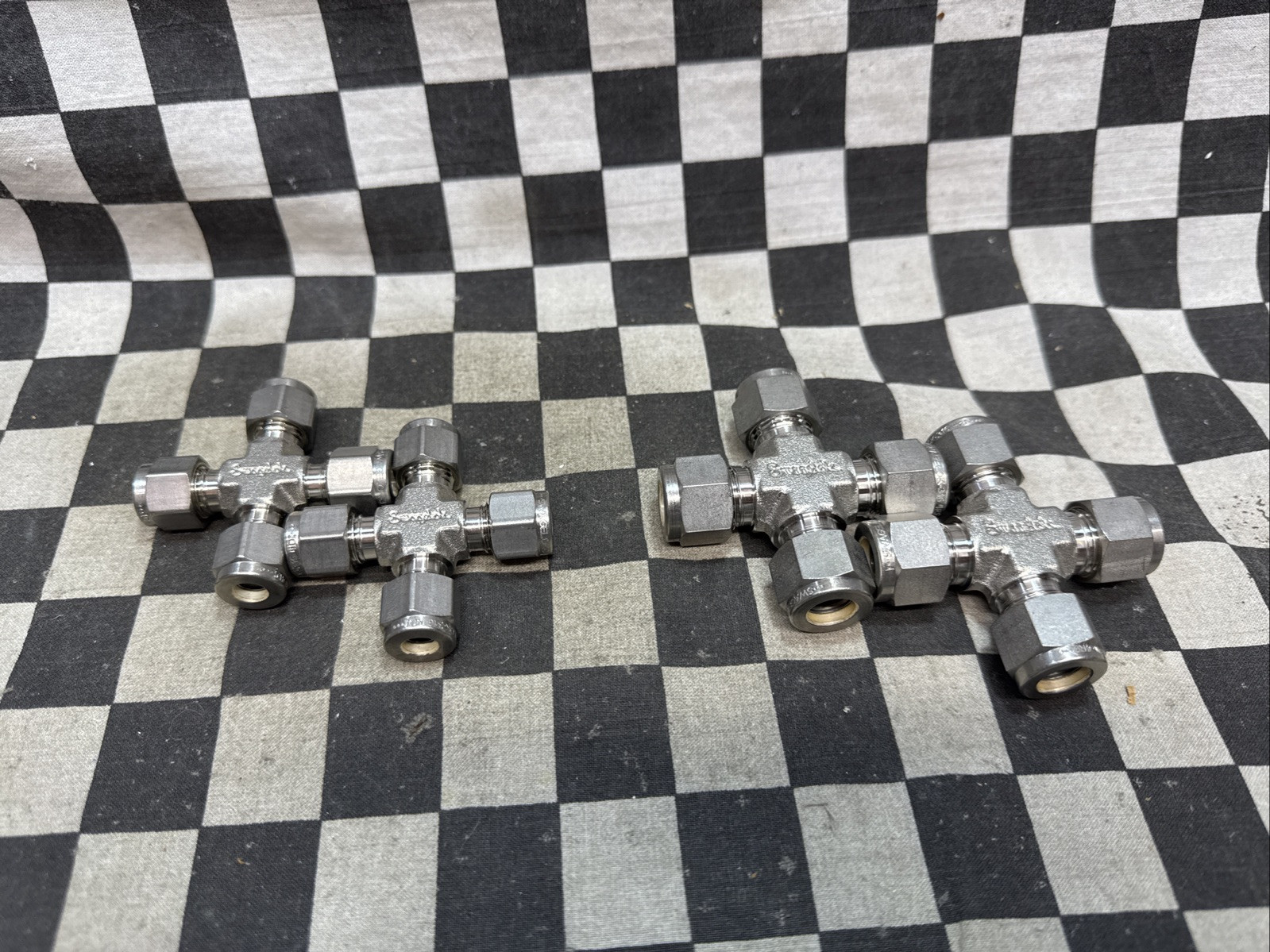 SWAGELOK SS-400-4 & SS-600-4, CROSS 1/4″ & 3/8″, LOT OF 4, SHIPSAMEDAY