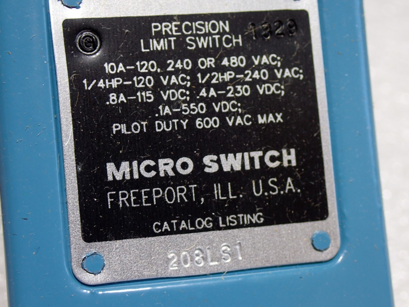 208LS1 PRECISION MICRO SWITCH WITH BOX NEW