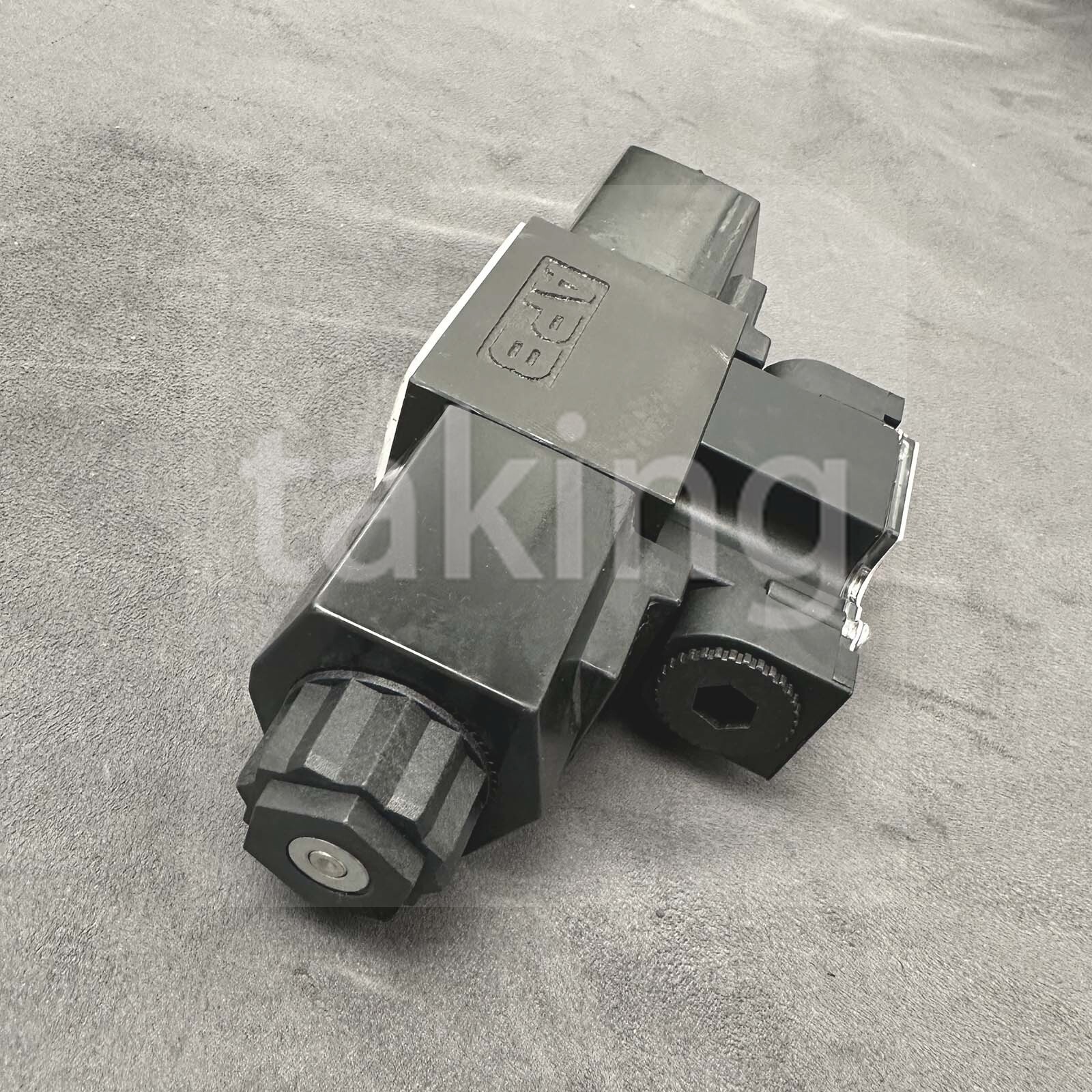 1PCS New Directional Solenoid Valve for HD1-2WD-BCA-025D-WYD2A