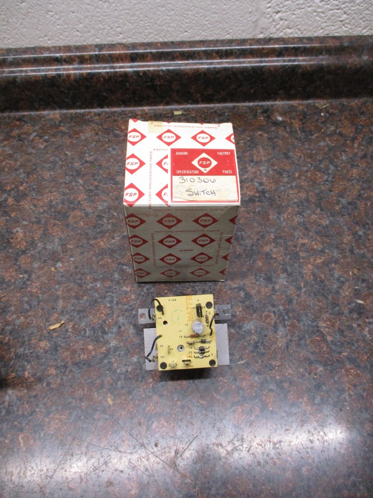 NOS Vintage FSP Whirlpool Microwave Switch Sensor & Thermistor 310306