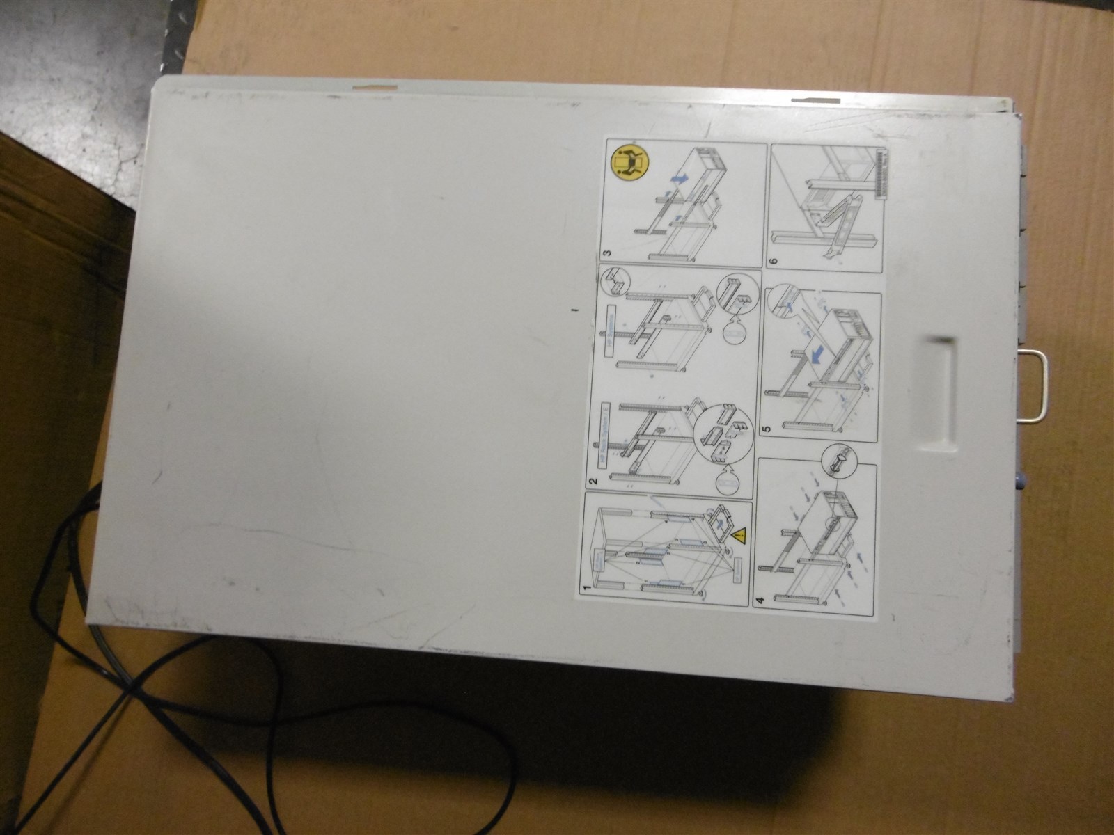 Hewlett Packard NetServer LH3000R PIII/933