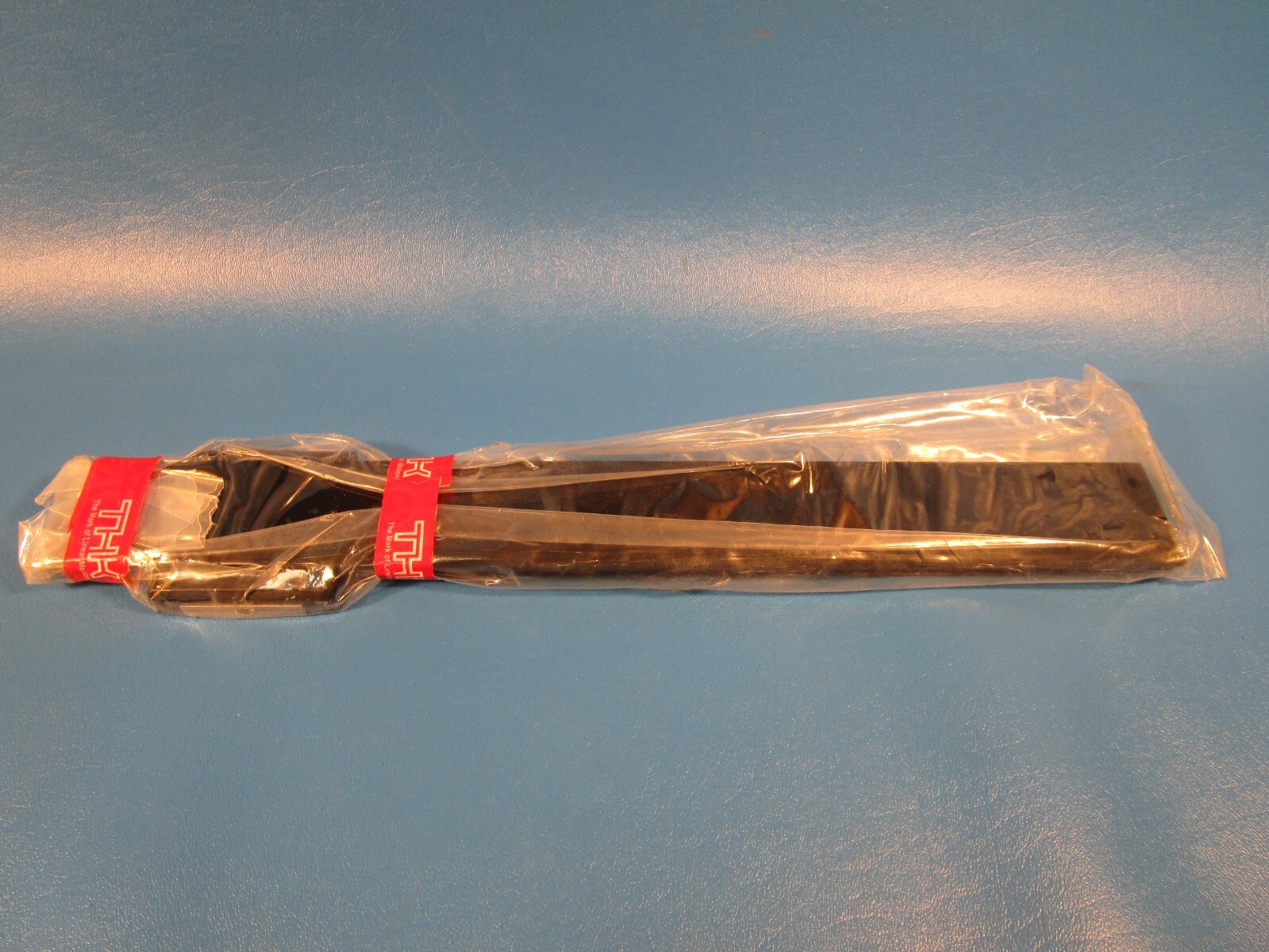 THK SRS15WMUUS+372LMFS, One SRS15WM Linear Guide Block on a 37260mm Rail