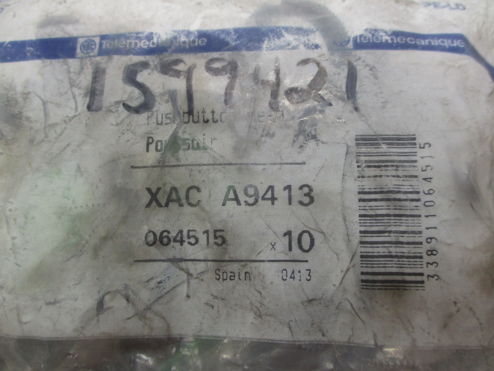 TELEMECANIQUE XACA9413 SWITCH CAP PKG OF 10 NSMP