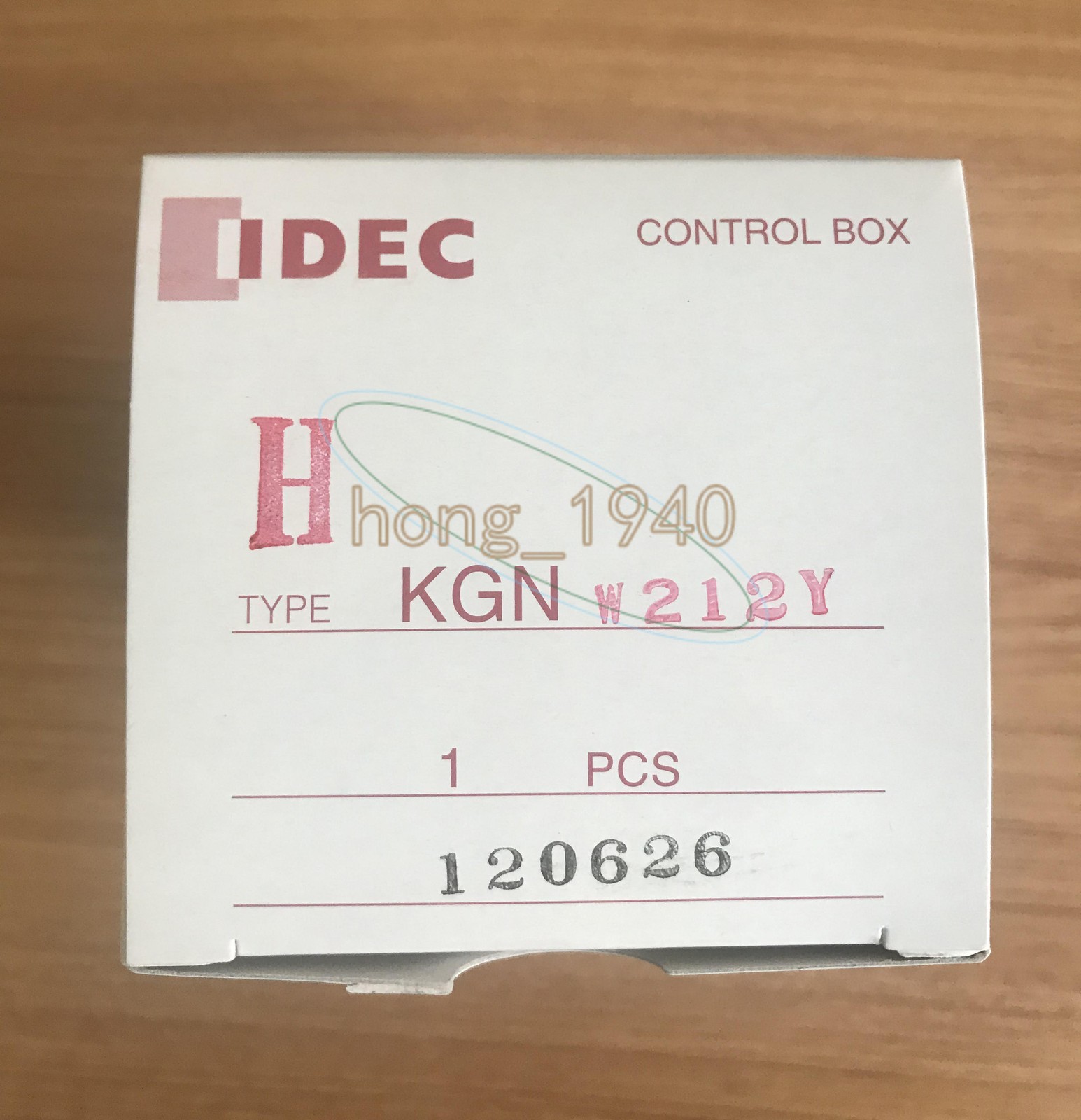 1PC NEW IDEC KGNW212Y Button switch box