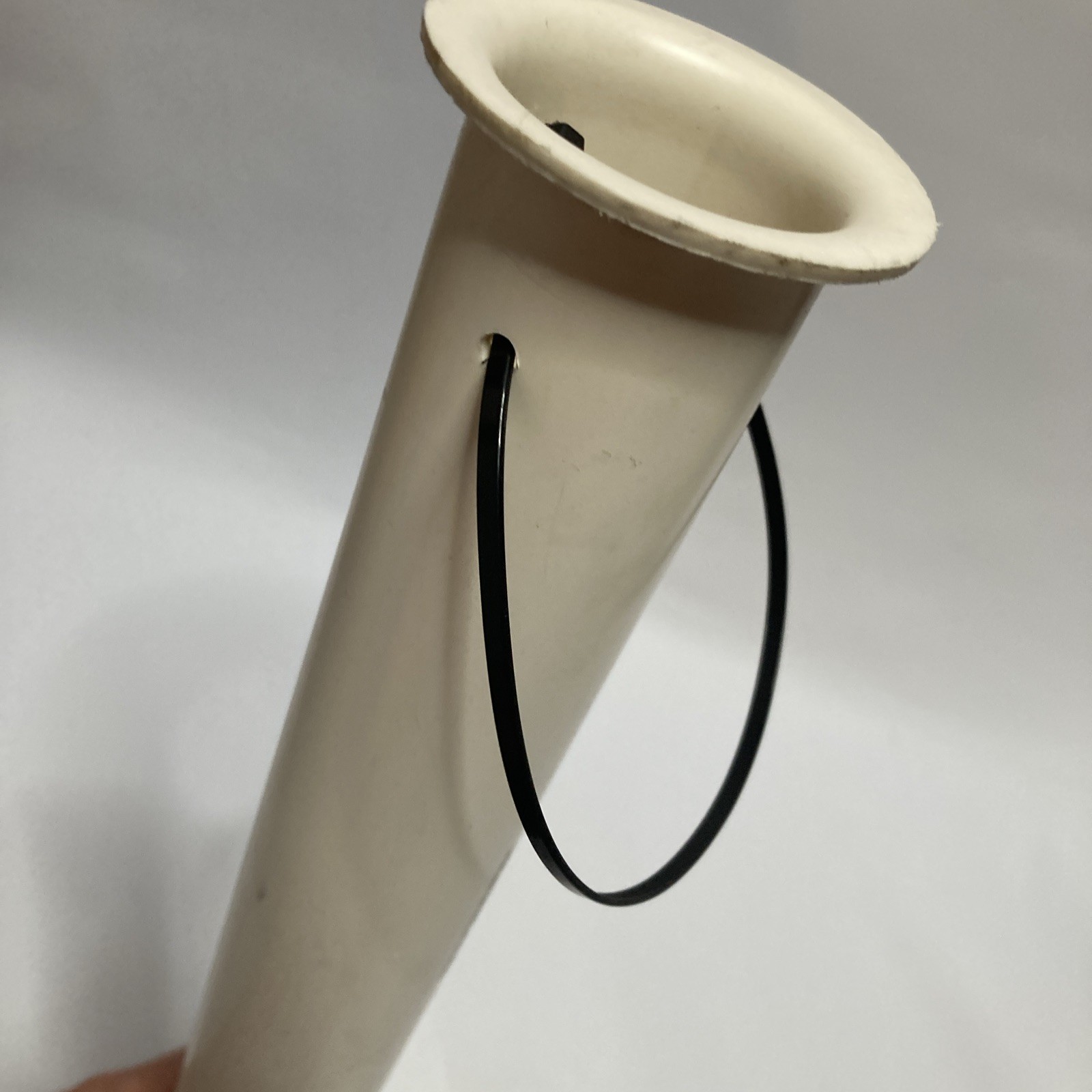 Hurricane Tubular Sand Spike, 27″, White