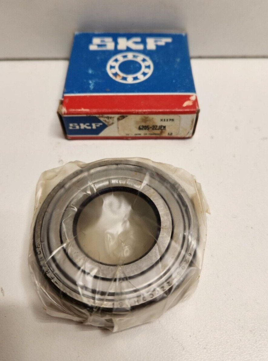 NEW OLD STOCK! SKF 25MM X 52MM BALL BEARING 6205-2ZJEM