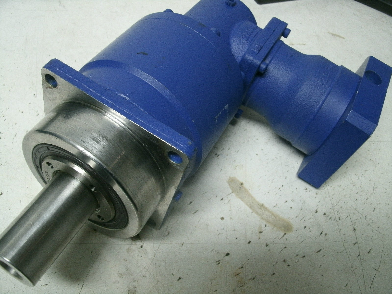 ALPHA GETRIEBEBAU RIGHT ANGLE GEAR BOX SPK100-MF3-100-021-000 RATIO 100 USED