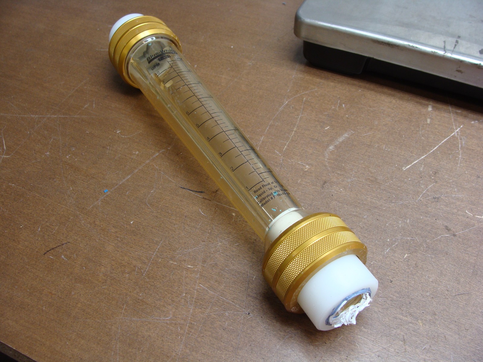 BLUE-WHITE FLOW METER F-461100LX 1-10 GPM AND 4-40 LPM 1″ FNPT