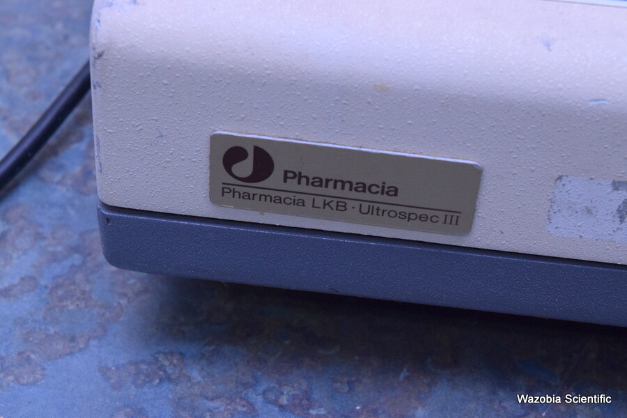 PHARMACIA LKB BIOCHROM ULTROSPEC III MODEL 80-2097-68 UV VISIBLE SPECTROPHOTOMET