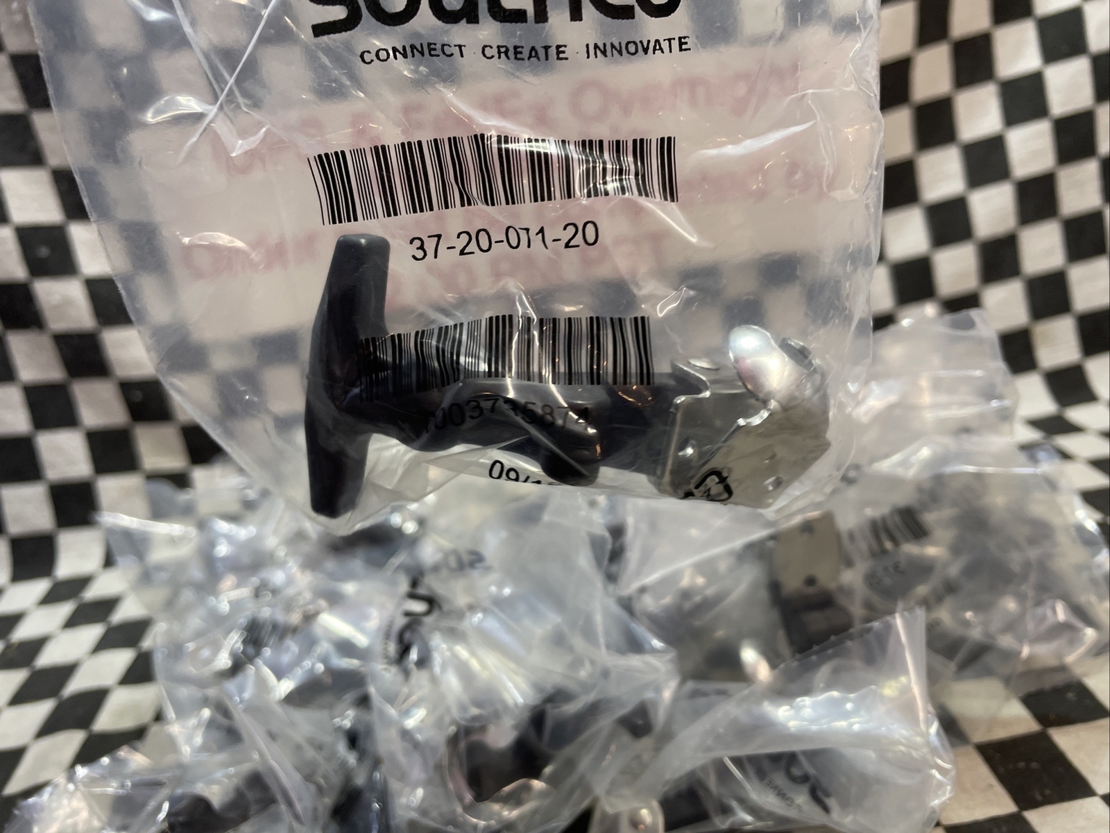 Southco Draw Latches, 37-20-071-20, 372007120, LOT OF 15, SHIPSAMEDAY