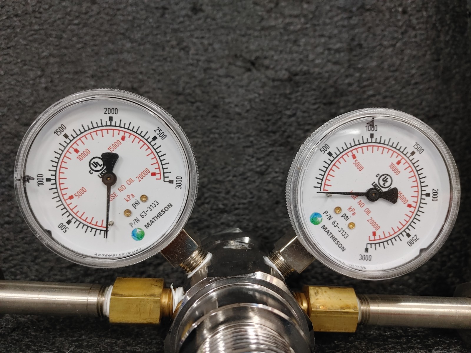 MATHESON High Purity Regulator with Pressure Gauges