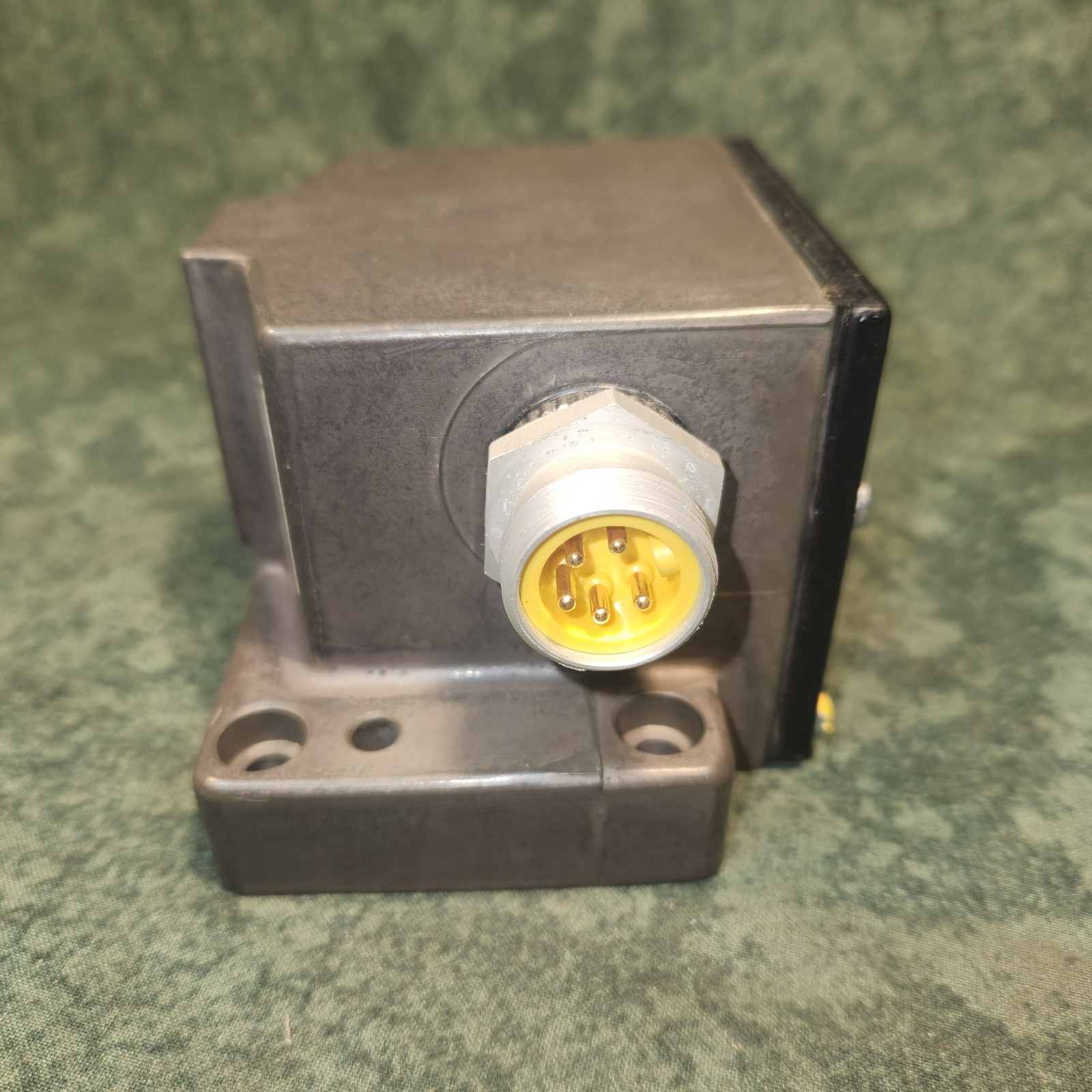 Balluff Sensor # BES516-B2-KHG-12-602-11/ – 240 VAC (18200-Tub-F)