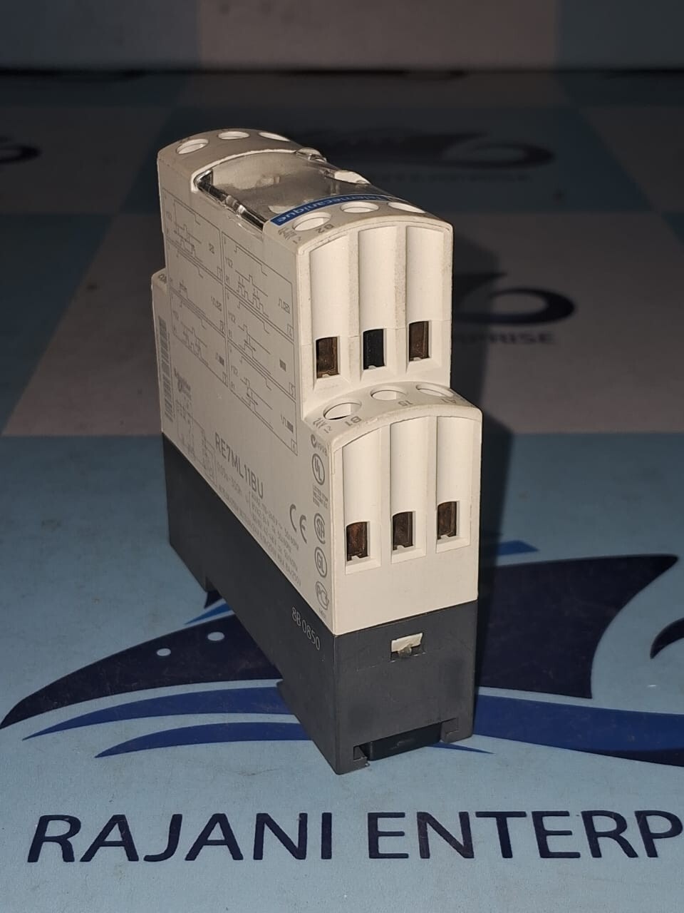 Telemecanique RE7 ML11BU Multi Function Timer Relay 0.05s-300h Voltage 24/240V
